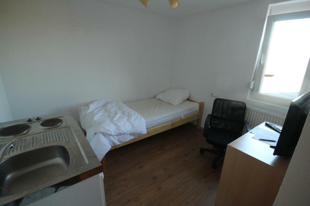 Biberach-Riss-Zimmer-Frei, Einzel-Zimmer Bad Kueche Birkenhard Eksteriør bilde
